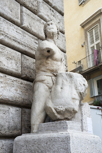 The talking statue of Pasquino
